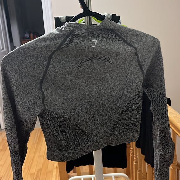 Gymshark top - Picture 3 of 4